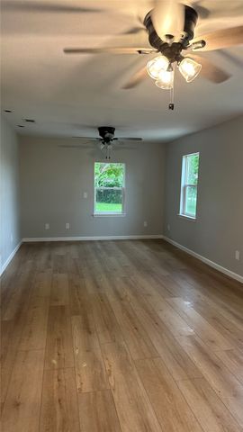 901 N Blanche Street, Terrell, TX 75160