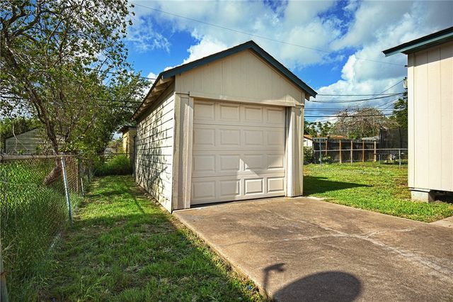 2025 Yale St, Corpus Christi, TX 78416