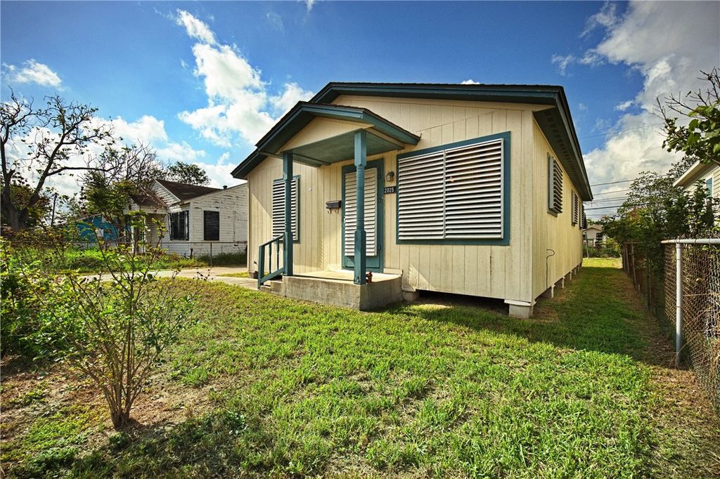 2025 Yale St, Corpus Christi, TX 78416