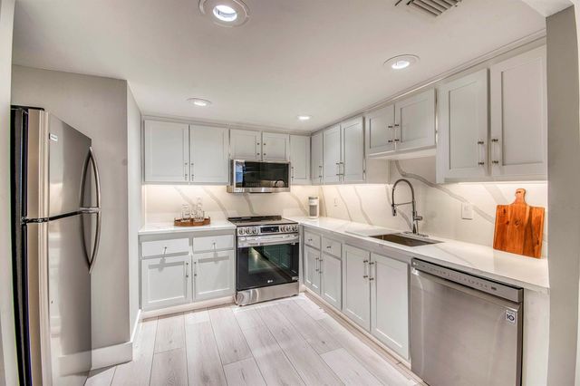 2800 N Ocean Drive B-15d, Singer Island, FL 33404