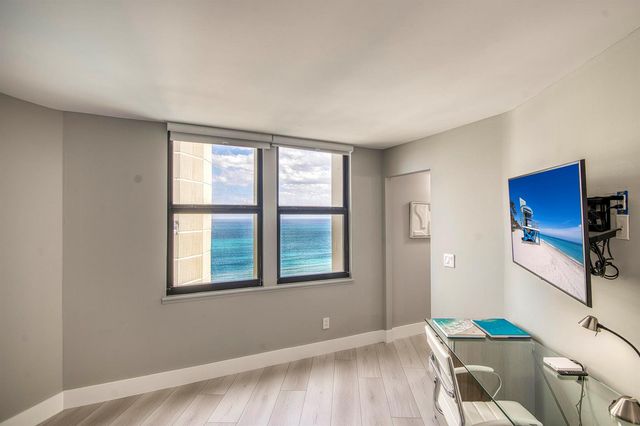 2800 N Ocean Drive B-15d, Singer Island, FL 33404