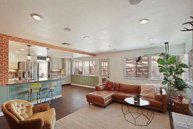 8866 Starfall Way, Elk Grove, CA 95624