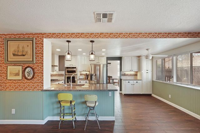 8866 Starfall Way, Elk Grove, CA 95624