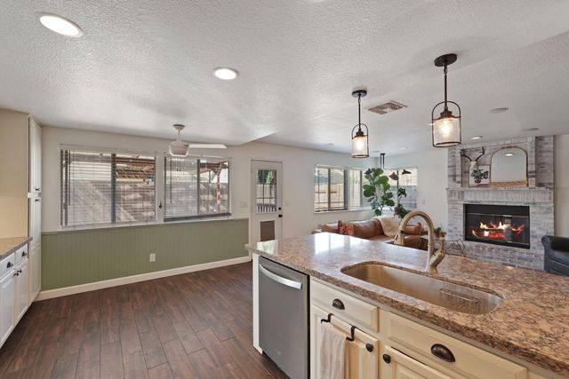 8866 Starfall Way, Elk Grove, CA 95624