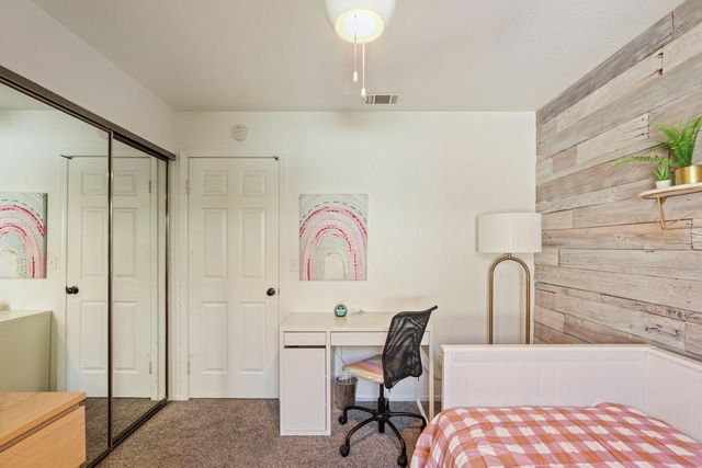 8866 Starfall Way, Elk Grove, CA 95624