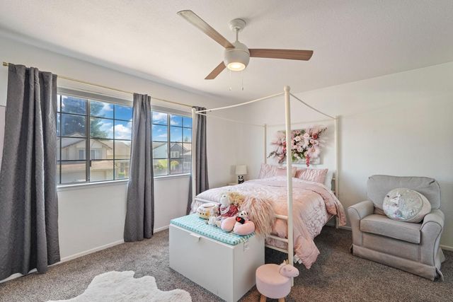 8866 Starfall Way, Elk Grove, CA 95624