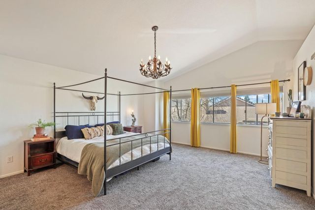 8866 Starfall Way, Elk Grove, CA 95624