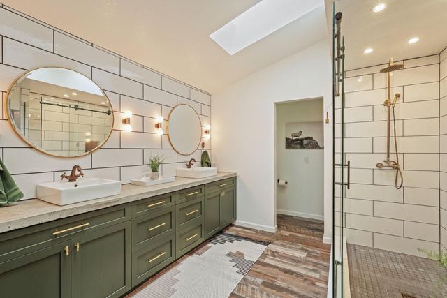 8866 Starfall Way, Elk Grove, CA 95624