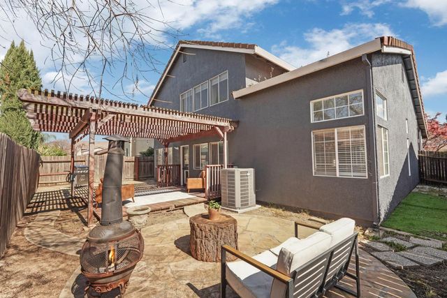 8866 Starfall Way, Elk Grove, CA 95624