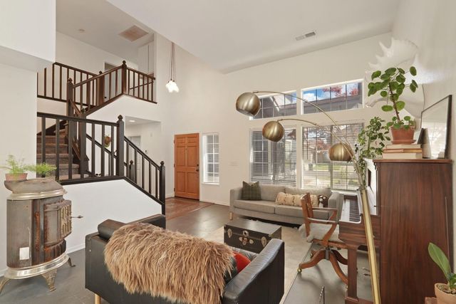 8866 Starfall Way, Elk Grove, CA 95624