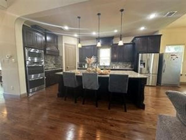 2813 Regents Park Lane, Garland, TX 75043