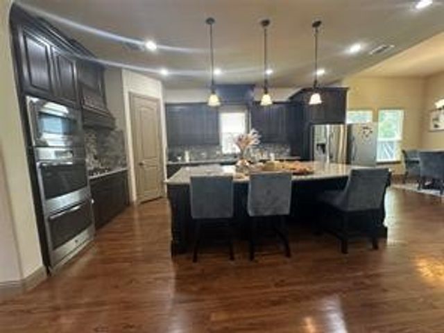2813 Regents Park Lane, Garland, TX 75043