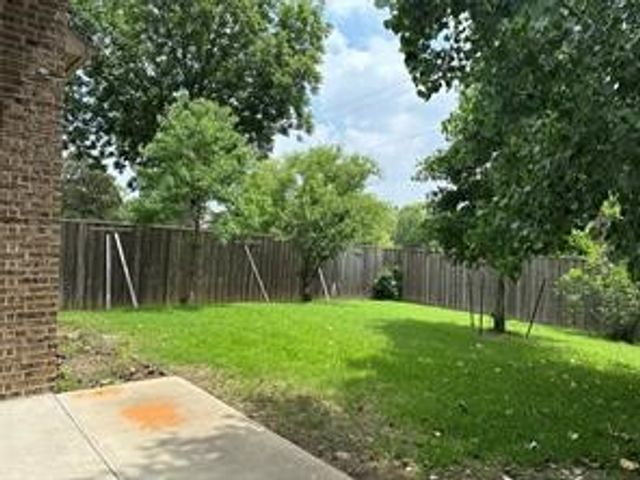 2813 Regents Park Lane, Garland, TX 75043