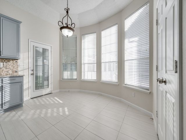 214 Jennifer Lane, Arlington, TX 76002