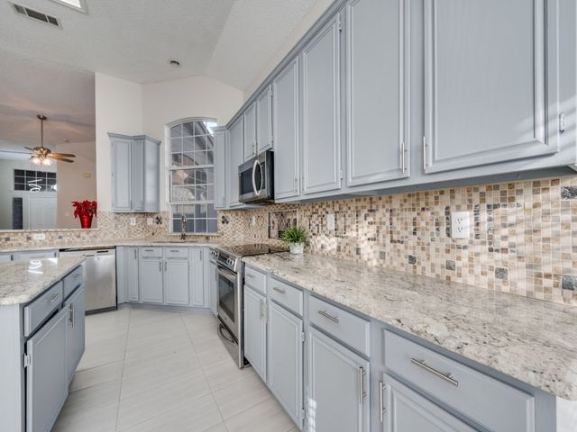 214 Jennifer Lane, Arlington, TX 76002