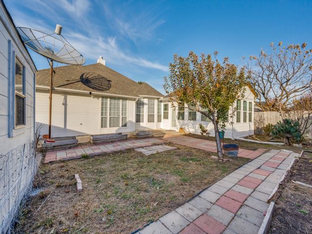 214 Jennifer Lane, Arlington, TX 76002