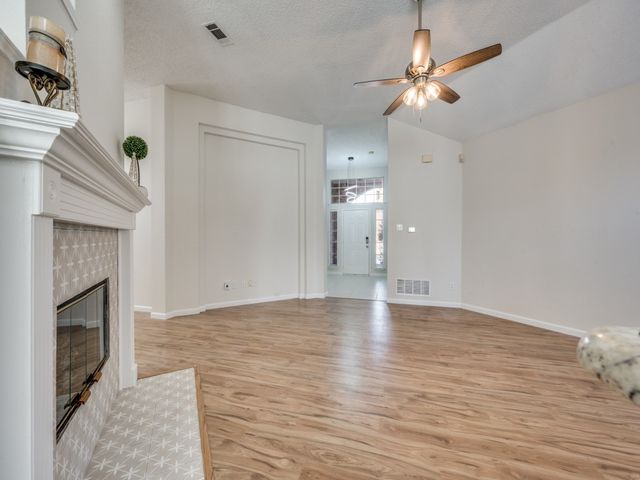 214 Jennifer Lane, Arlington, TX 76002