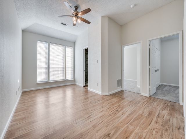 214 Jennifer Lane, Arlington, TX 76002