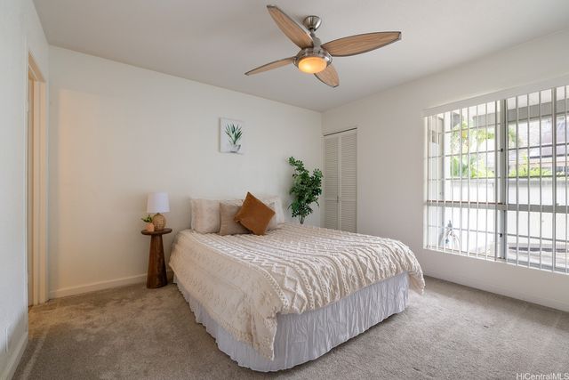 492 Mananai Place 13E, Honolulu, HI 96818