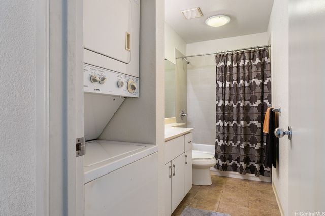 492 Mananai Place 13E, Honolulu, HI 96818