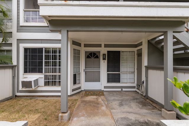 492 Mananai Place 13E, Honolulu, HI 96818