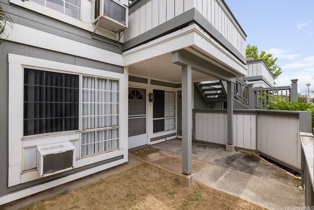 492 Mananai Place 13E, Honolulu, HI 96818
