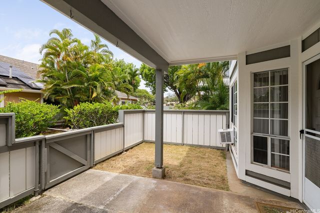 492 Mananai Place 13E, Honolulu, HI 96818