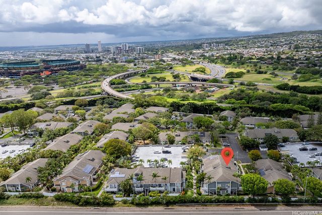 492 Mananai Place 13E, Honolulu, HI 96818