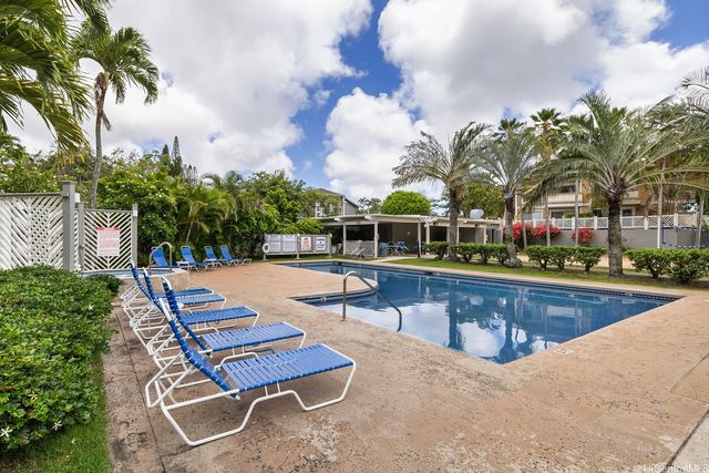 492 Mananai Place 13E, Honolulu, HI 96818