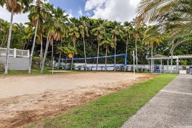 492 Mananai Place 13E, Honolulu, HI 96818