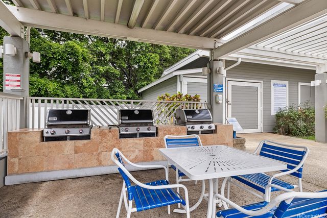 492 Mananai Place 13E, Honolulu, HI 96818