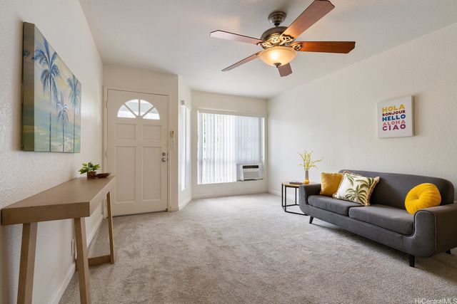 492 Mananai Place 13E, Honolulu, HI 96818
