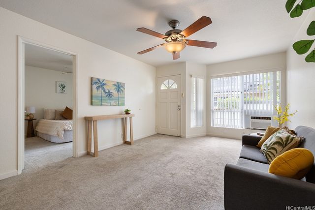 492 Mananai Place 13E, Honolulu, HI 96818