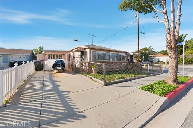 16203 Orange, Paramount, CA 90723