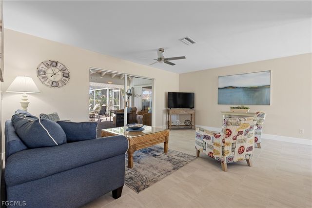 1832 Palaco Grande PKWY, Cape Coral, FL 33904