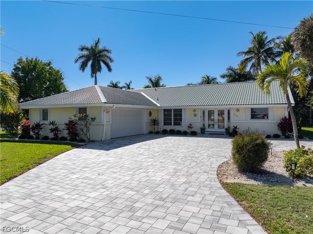 1832 Palaco Grande PKWY, Cape Coral, FL 33904
