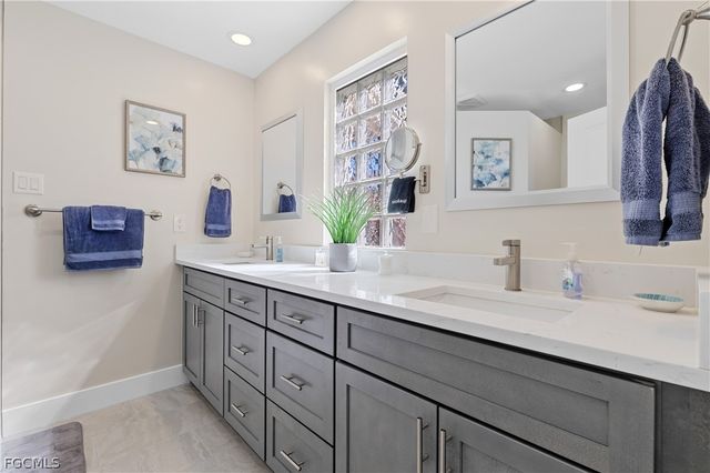 1832 Palaco Grande PKWY, Cape Coral, FL 33904