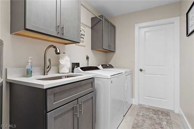 1832 Palaco Grande PKWY, Cape Coral, FL 33904