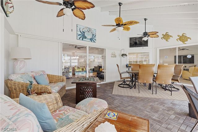 1832 Palaco Grande PKWY, Cape Coral, FL 33904