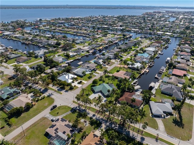 1832 Palaco Grande PKWY, Cape Coral, FL 33904