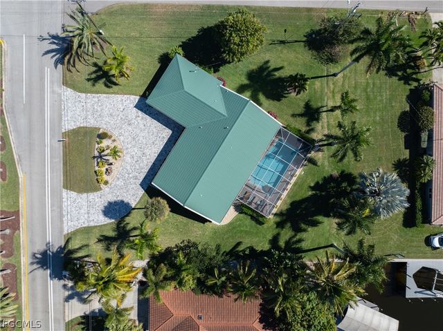 1832 Palaco Grande PKWY, Cape Coral, FL 33904