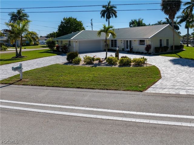 1832 Palaco Grande PKWY, Cape Coral, FL 33904