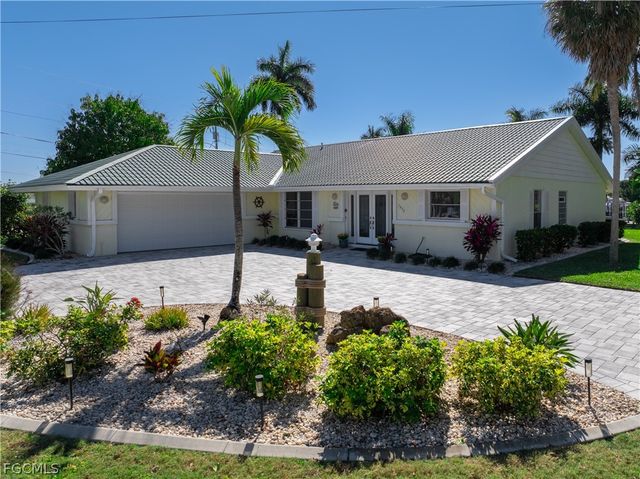 1832 Palaco Grande PKWY, Cape Coral, FL 33904