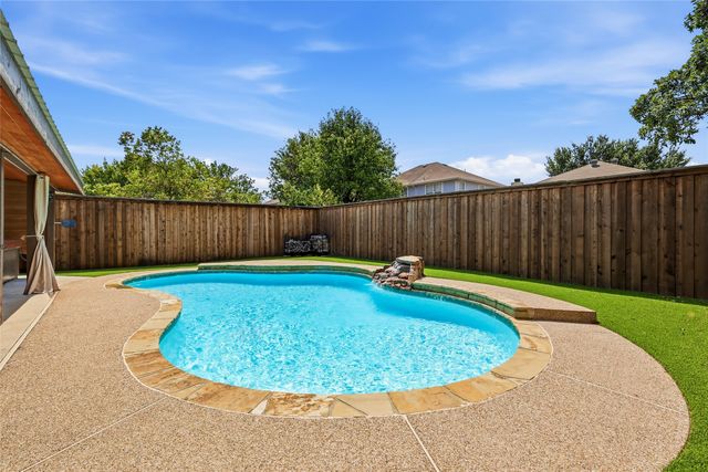 3520 Cattlebaron Drive, Fort Worth, TX 76262