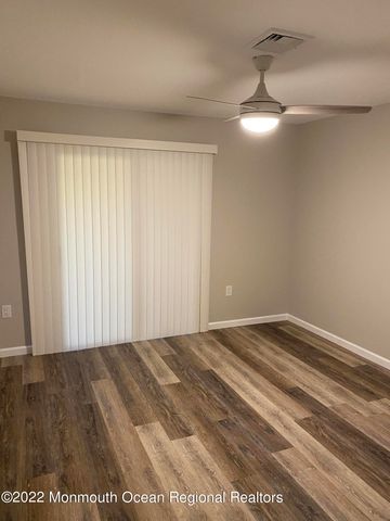 240 Medford Court C, Manalapan, NJ 07726