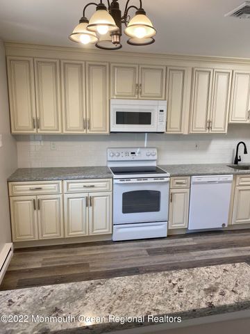 240 Medford Court C, Manalapan, NJ 07726