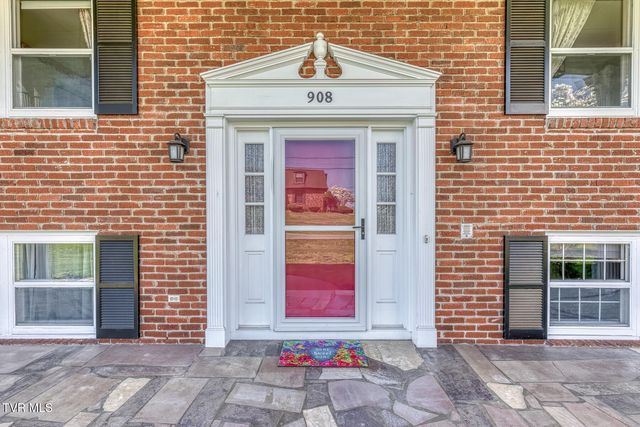 908 Meadow Lane, Kingsport, TN 37663