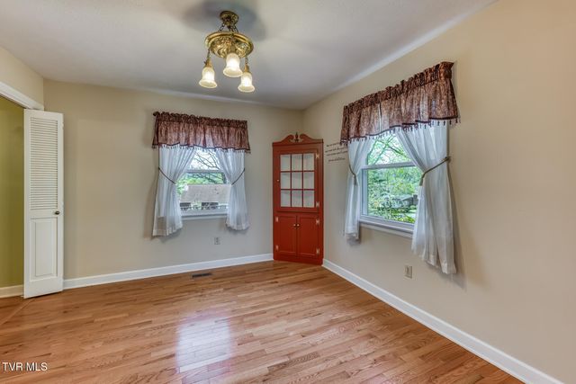 908 Meadow Lane, Kingsport, TN 37663