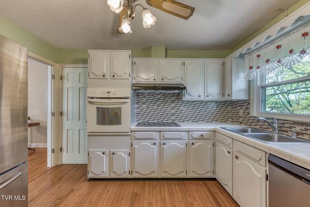 908 Meadow Lane, Kingsport, TN 37663