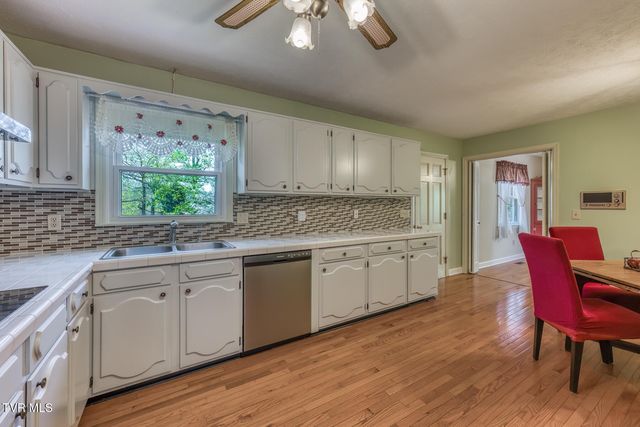 908 Meadow Lane, Kingsport, TN 37663